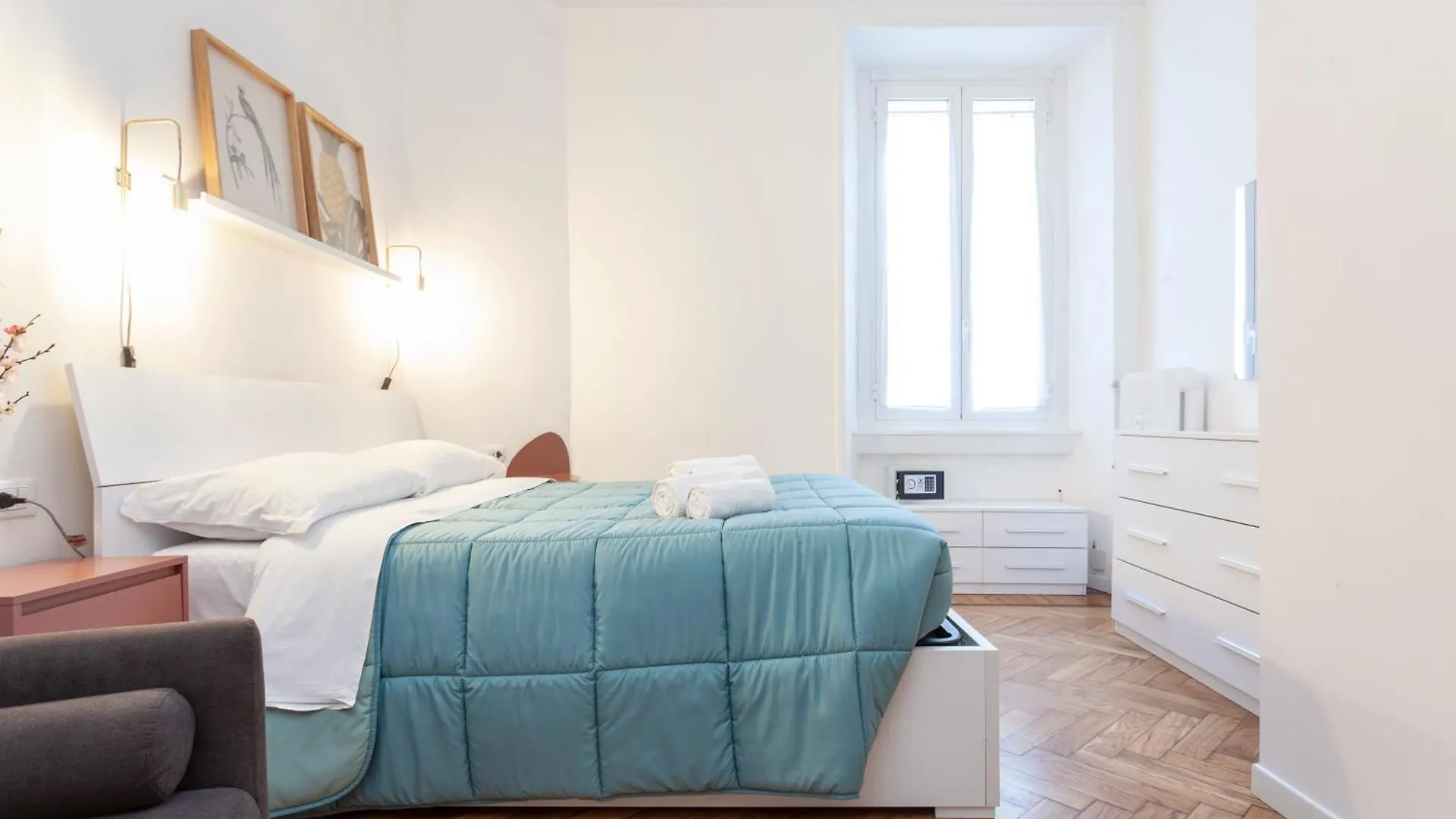 Central 6 Min From Duomo Design Apt In Milaan Italië